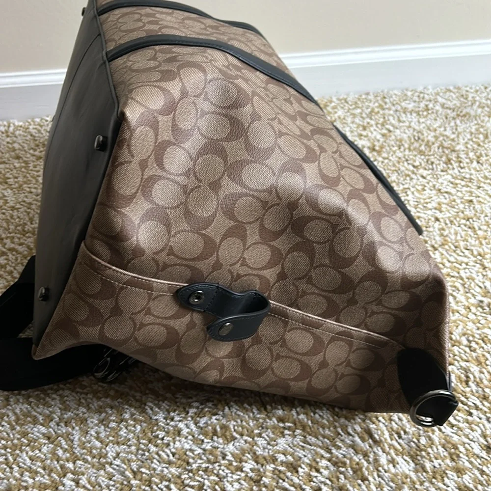 Coach - Picture 14 of 16